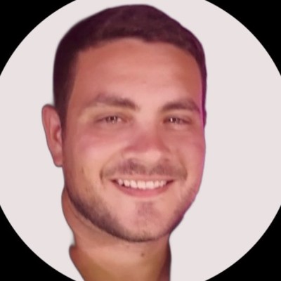 Nicolas R